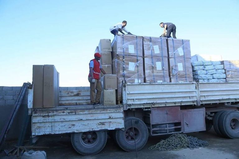 مساعدات إنسانية إلى مدينة غات مساعدات إنسانية إلى مدينة غات الليبية المنكوبة