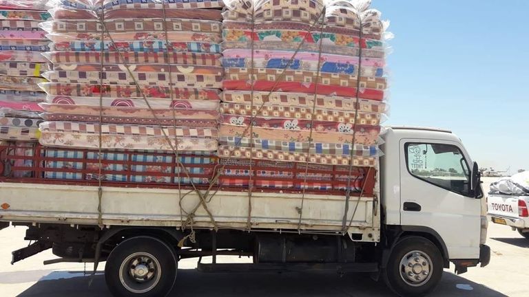 مساعدات إنسانية إلى مدينة غات الليبية المنكوبة