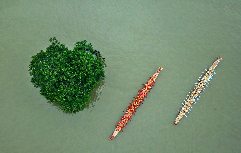 انطلاق سباق قوارب التنين السنوي في هونج كونج