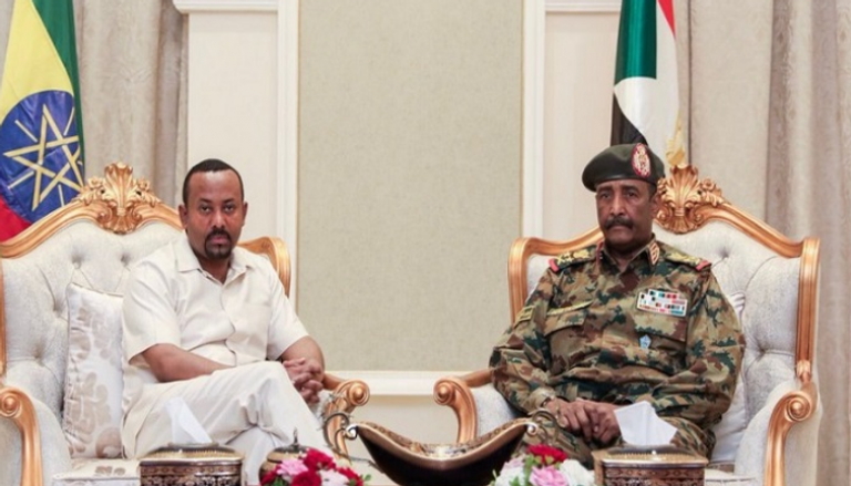 رئيس وزراء إثيوبيا خلال لقائه رئيس المجلس العسكري الانتقالي بالسودان