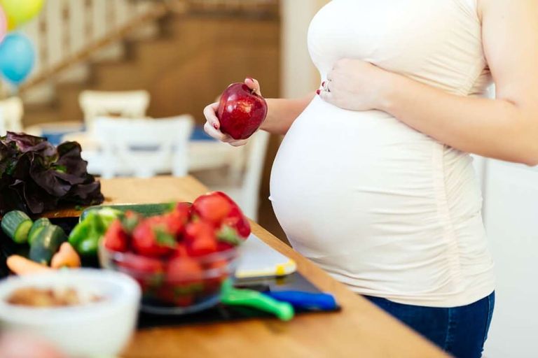 غذاء الحامل الغني بالألياف يحمي طفلها من الاضطرابات الهضمية