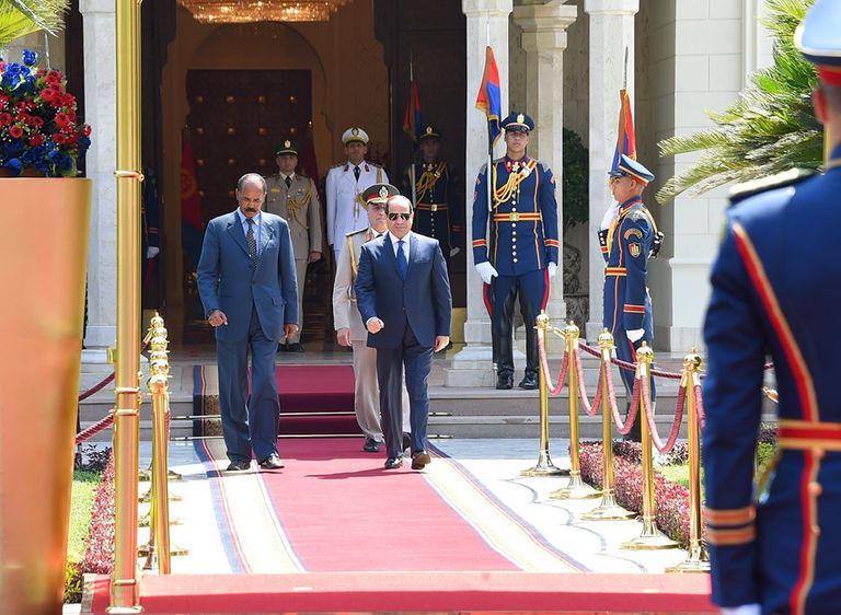 الرئيس المصري خلال استقبال رئيس إريتريا