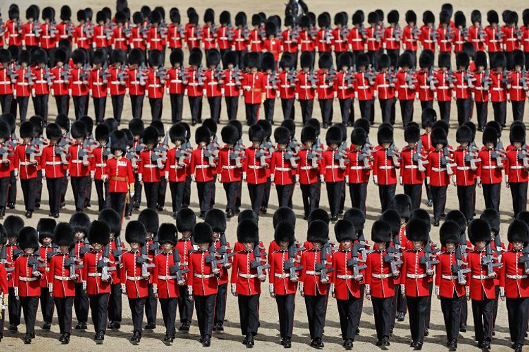 بريطانيا تحتفل بعيد ميلاد الملكة إليزابيث