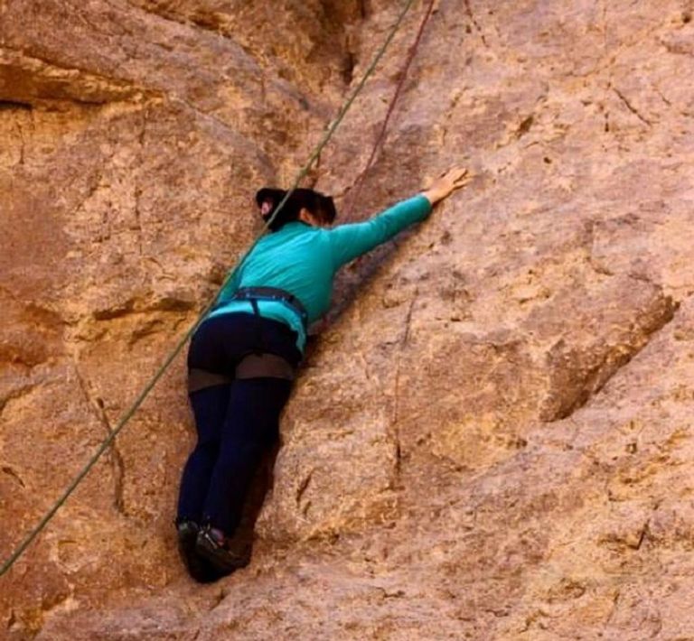 "جوزفين" فتاة سكندرية حاربت ظلام العيون بتسلق الجبال