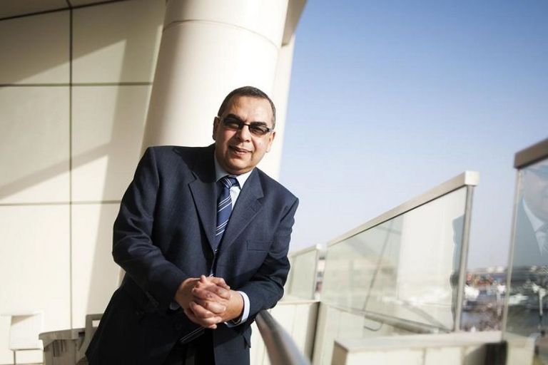 الأديب المصري الراحل الدكتور أحمد خالد توفيق