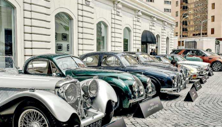 السيارات في خمسينيات القرن الماضي تميزت بالأناقة والقوة