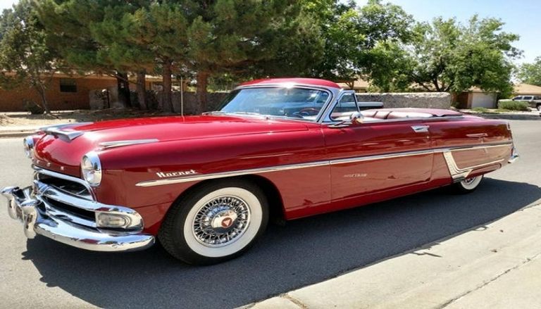 السيارات في خمسينيات القرن الماضي تميزت بالأناقة والقوة