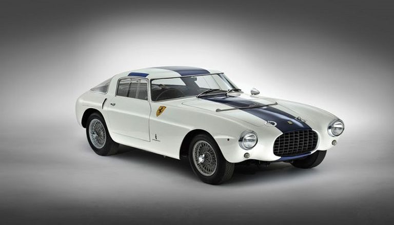 السيارات في خمسينيات القرن الماضي تميزت بالأناقة والقوة