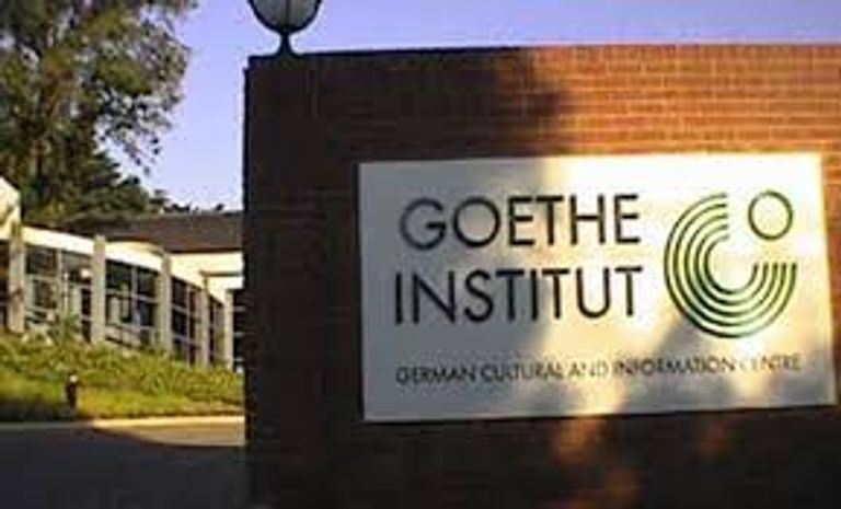 الشاعر الألماني يوهان جوته - رسم أرشيفية