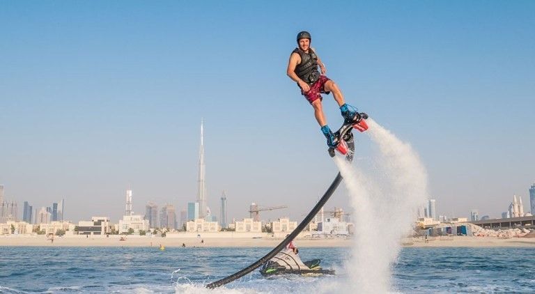 رياضات بحرية تتفرد بها دبي جربها هذا الصيف