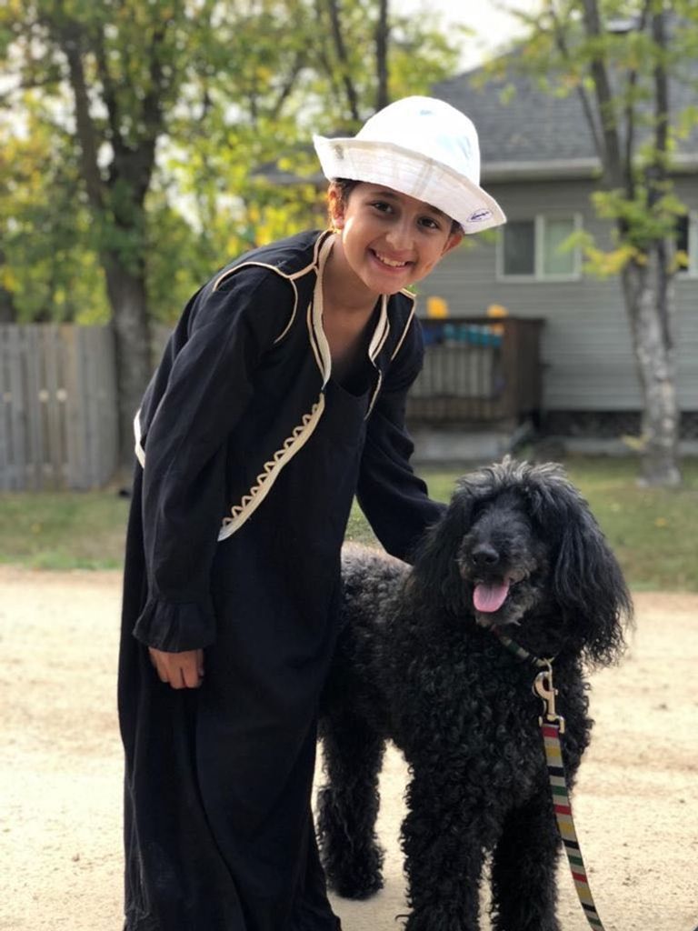 طفلة تروج للسياحة المصرية في كندا