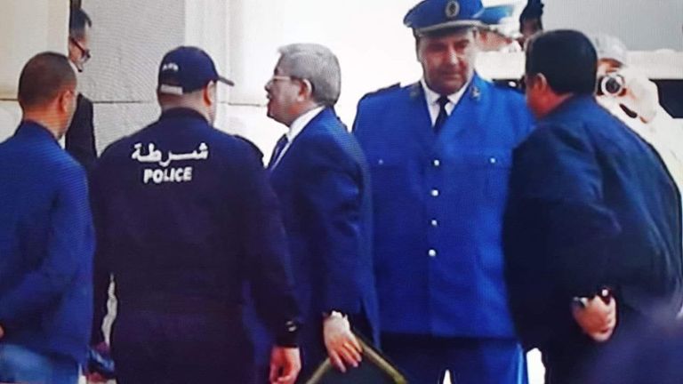 أويحيى في محكمة سيدي أمحمد