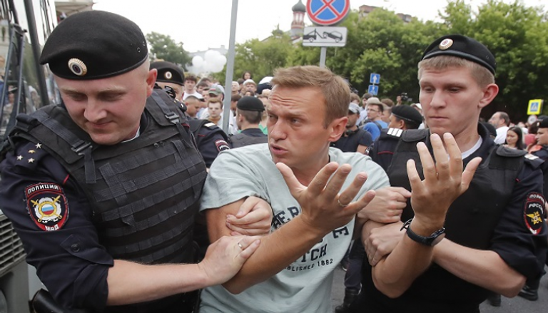 زعيم المعارضة الروسية أليكسي نافالني خلال اعتقاله
