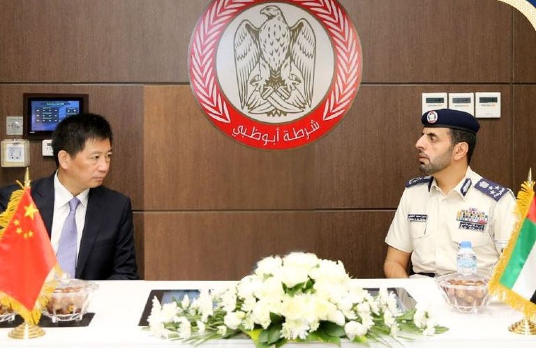 وفد صيني يطلع على تجارب شرطة أبوظبي الذكية