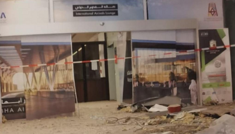 جانب من الخسائر التي خلفها الهجوم الحوثي الإرهابي على مطار أبها
