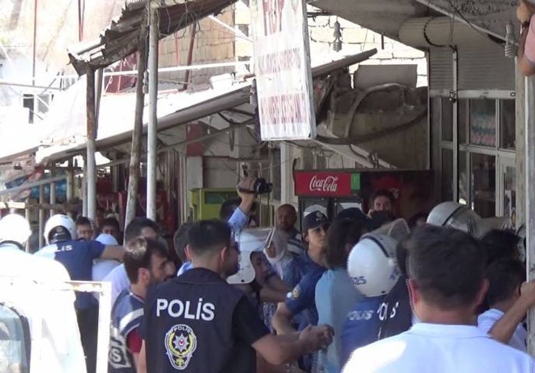 مظاهرة ضد سد "إليسو"