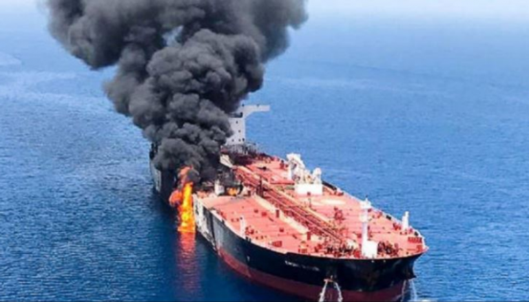 إحدى ناقلتي النفط اللتين استهدفتا في خليج عمان