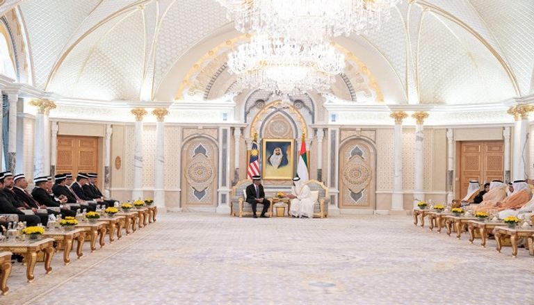 الشيخ محمد بن زايد آل نهيان وملك ماليزيا