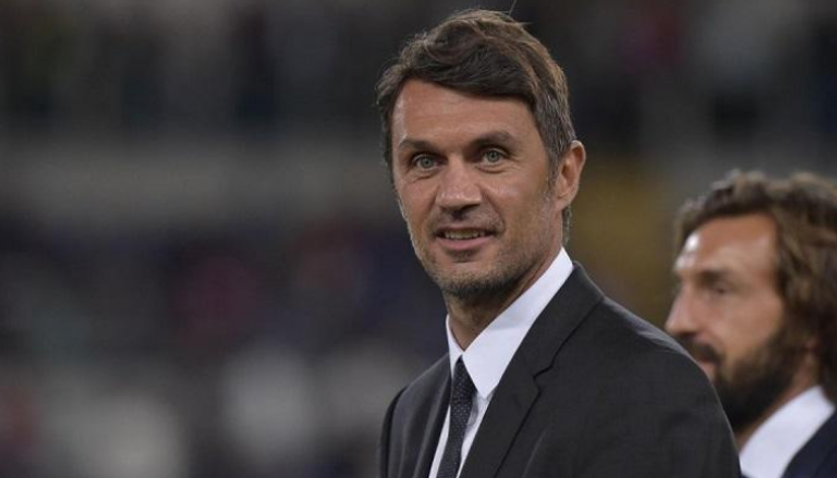 باولو مالديني المدير الرياضي لنادي ميلان زفونيمير بوبان رئيس منظومة كرة القدم بنادي ميلان