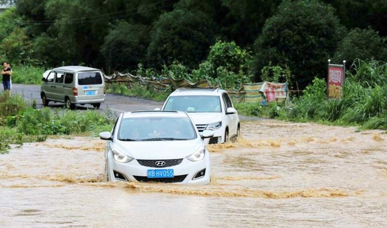 تواصل هطول الأمطار الغزيرة والسيول في الصين