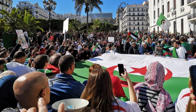 5 مكاسب تحققت للحراك الشعبي بالجزائر ومتمسك بـ5 أخرى