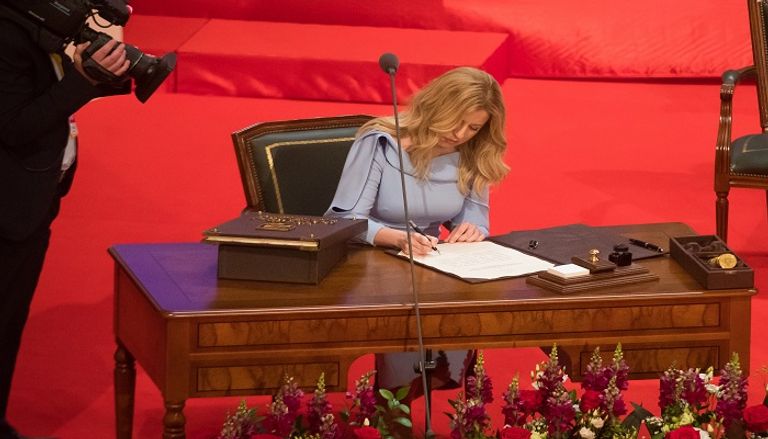 زوزانا تشابوتوفا رئيسة سلوفاكيا