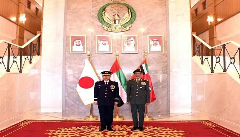 رئيس الأركان الإماراتي ونظيره الياباني