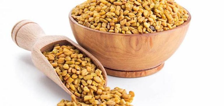 اللوز غني بالفيتامينات والمعادن المغذية والمفيدة للأم