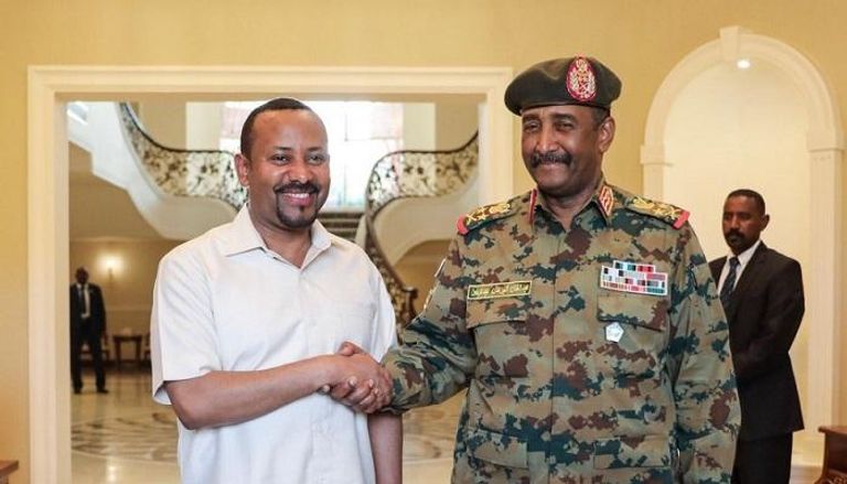 رئيس وزراء إثيوبيا ولقائه بالبرهان خلال وساطة بلاده لحل أزمة السودان
