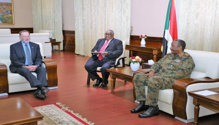 رئيس وزراء إثيوبيا ولقائه بالبرهان خلال وساطة بلاده لحل أزمة السودان