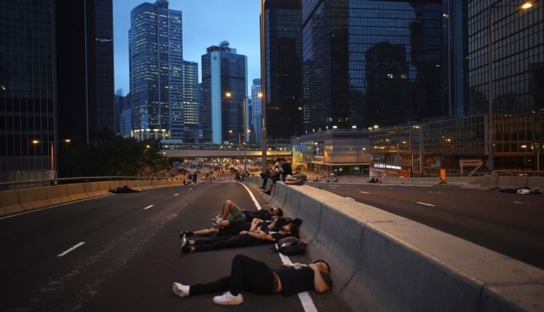 الاحتجاجات في هونج كونج ضد مشروع قانون مثير للجدل - رويترز