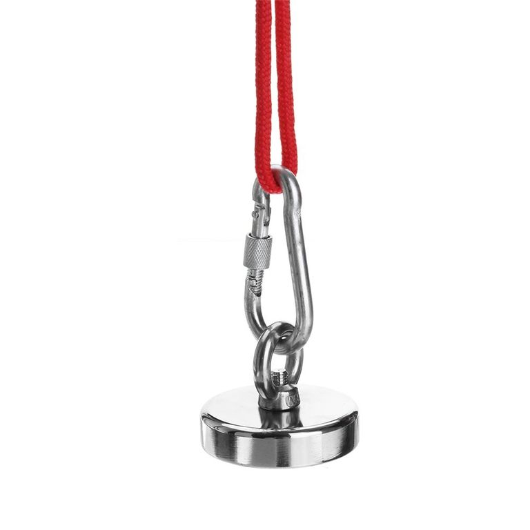 الصيد بالمغناطيس.. هواية التنقيب في أعماق الأنهار - أرشيفية