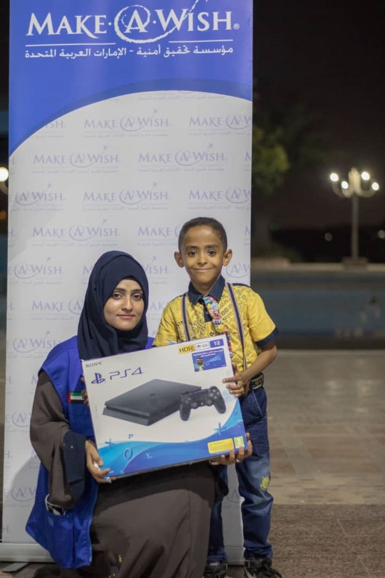 المؤسسة تحقق أمنية طفلة يمنية