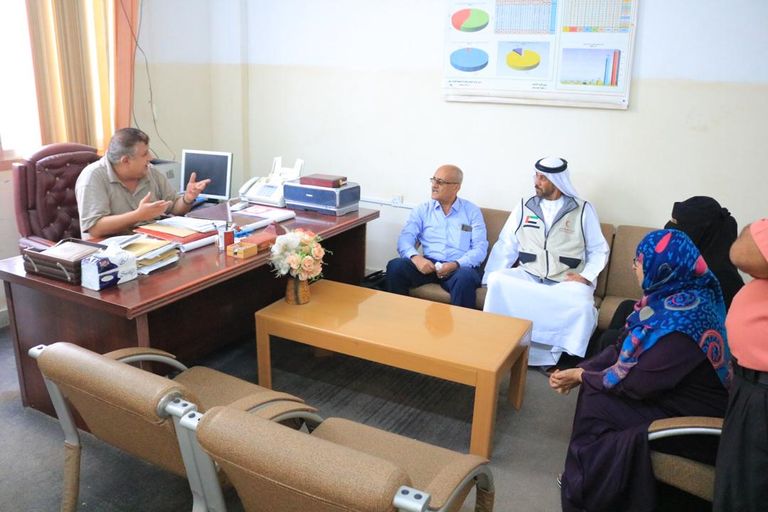 الإمارات تقدم محاليل مخبرية لمواجهة "حمى الضنك" في عدن