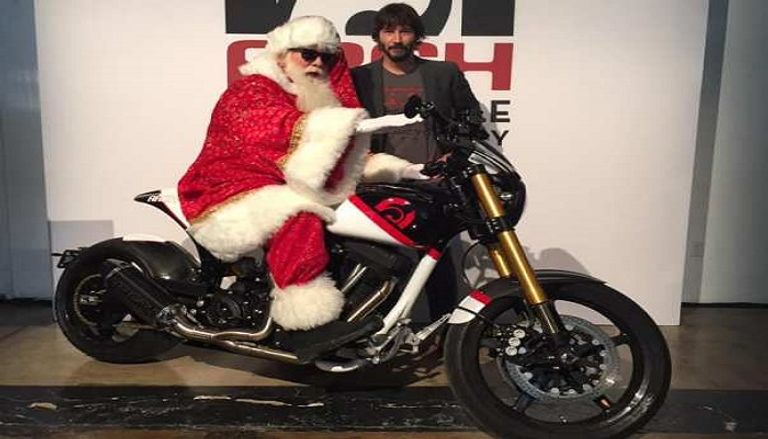 يحظى كيانو رييفز بحب رواد السوشيال ميديا نظرا لبساطته - أرشيفية