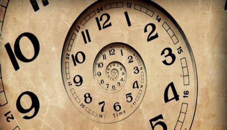 النوم والعمل يستحوذان على أيام الإنسان