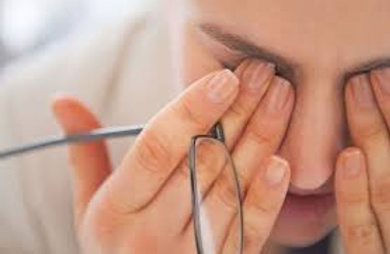 الرموش الاصطناعية قد تعرضك لمخاطر كارثية