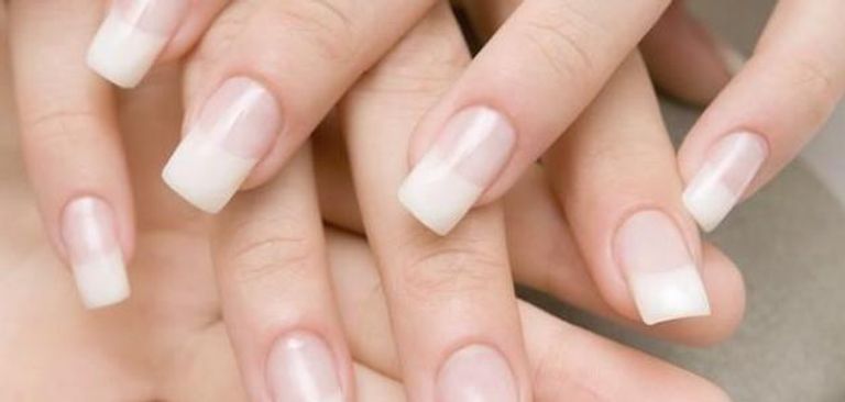 الرموش الاصطناعية قد تعرضك لمخاطر كارثية