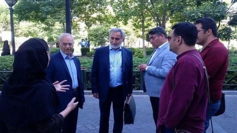 محمد رضا خاتمي بعد آخر جلسات محاكمته محمد رضا خاتمي السياسي الإصلاحي الإيراني - أرشيفية