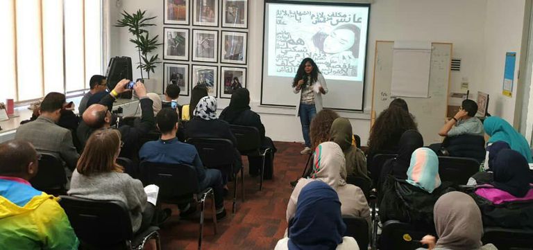 جانب من الندوة في لندن جانب من الندوة في لندن