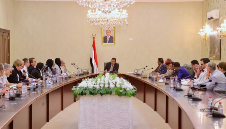 رئيس الوزراء اليمني خلال لقائه وفدا من المجلس الأطلنطي