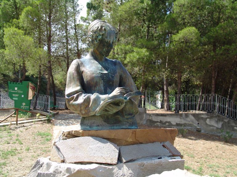 قرية فالسيني الإيطالية