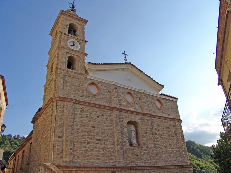 قرية فالسيني الإيطالية