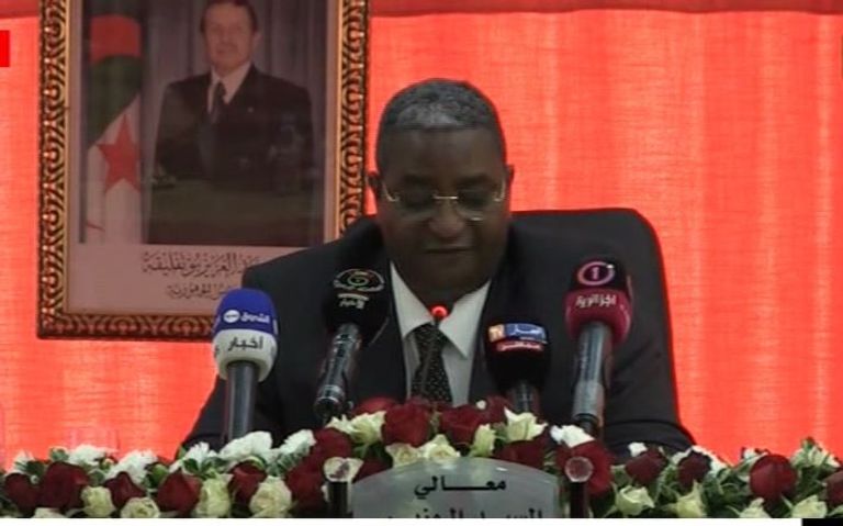 عبد القادر بن مسعود وزير السياحة الجزائري الحالي أحمد أويحيى رئيس الوزراء الجزائري السابق - أرشيفية