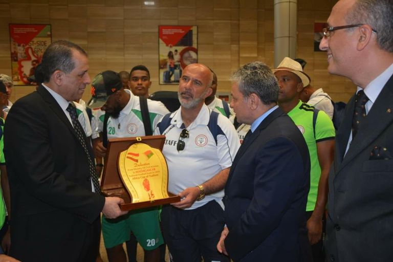 منتخب مدغشقر يصل مطار القاهرة الدولي