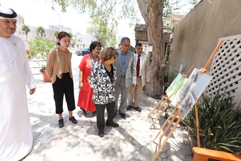 وفد صحفي صيني يزور مقر جمعية الصحفيين في دبي