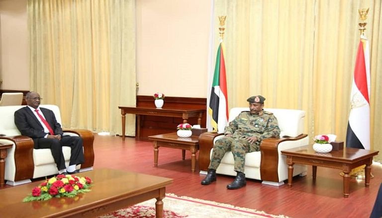 النائب العام الجديد يؤدي اليمين أمام البرهان