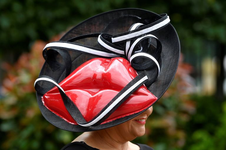 حسناوات بريطانيا في مهرجان اسكوت للخيول