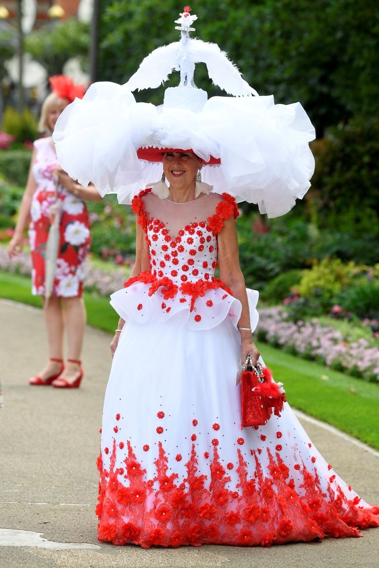 حسناوات بريطانيا في مهرجان اسكوت للخيول