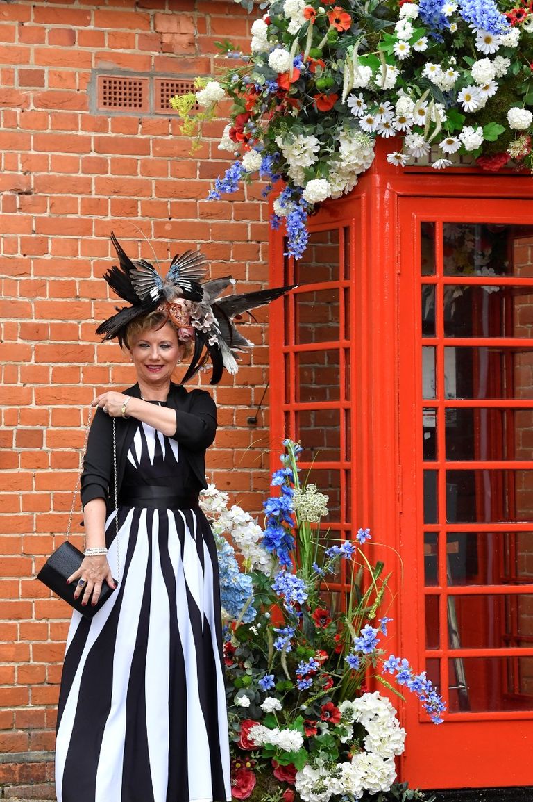 حسناوات بريطانيا في مهرجان اسكوت للخيول